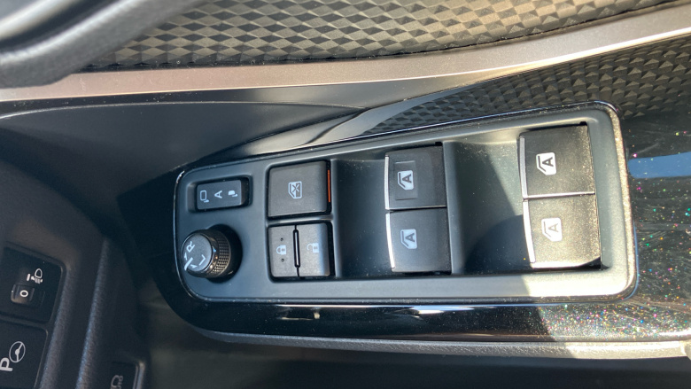 Toyota C-HR 1.8 Hybrid Design 5dr CVT Hybrid Hatchback